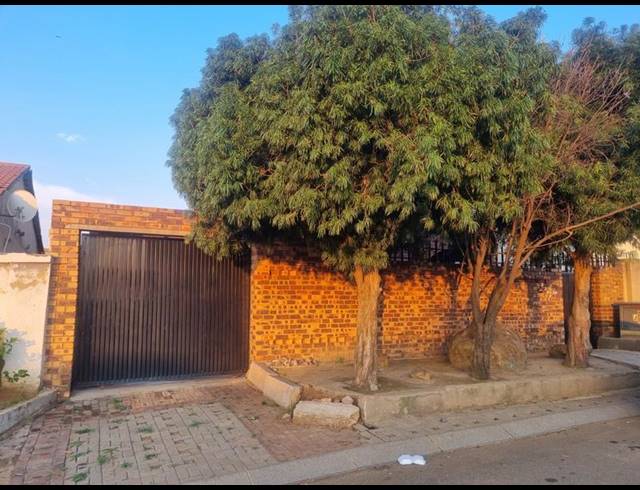 2 BEDROOM HOUSE FOR SALE IN PIMVILLE